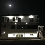 Aroucehostel