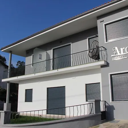 Aroucehostel Hostel *