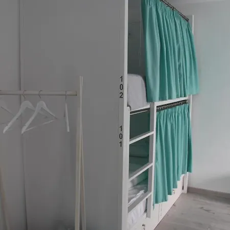 ホステル Aroucehostel Casal de Ermio