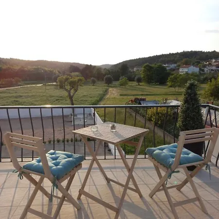 Aroucehostel