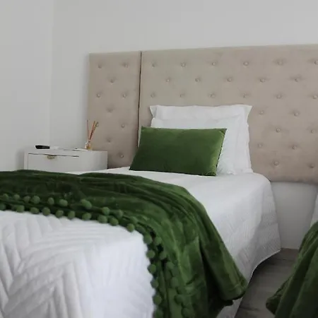 Aroucehostel * Lousa (Central Portugal)