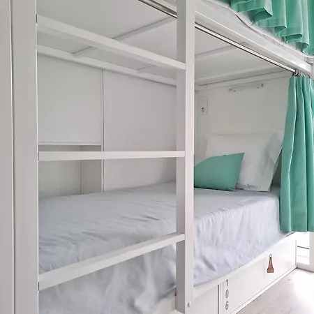 Aroucehostel Hostel *