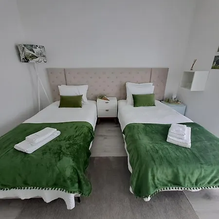 Aroucehostel Hostel *