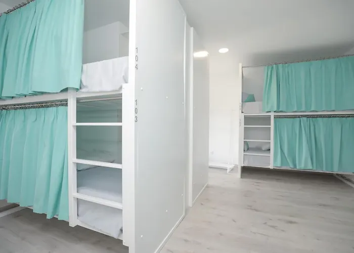 Aroucehostel * Casal de Ermio